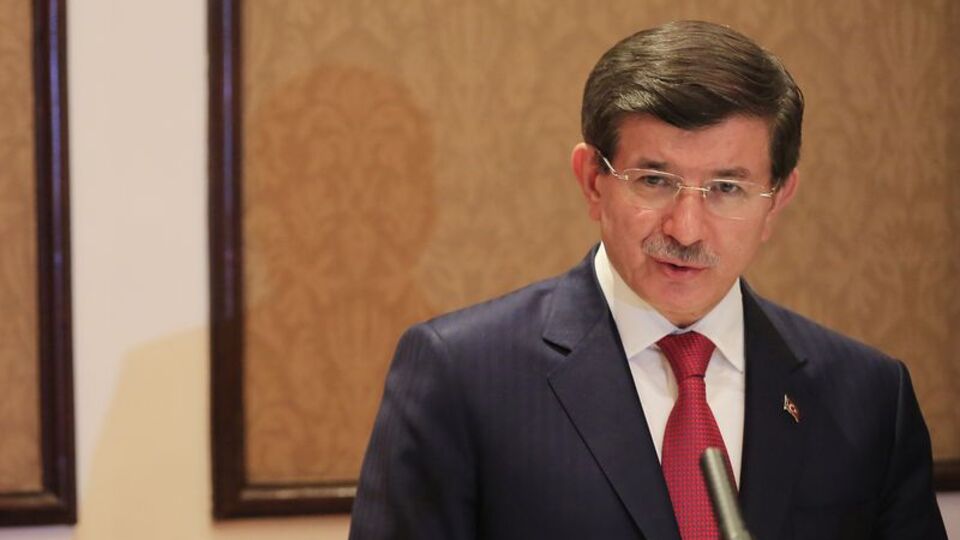 Başbakan Davutoğlu: HDP'ye yapılan saldırıyı kınıyorum