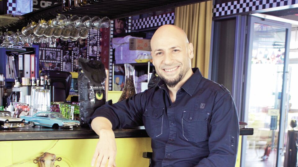 'Okumayanların yazarıyım'