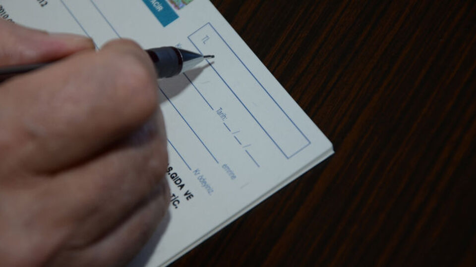 Karşılıksız çek patlaması!