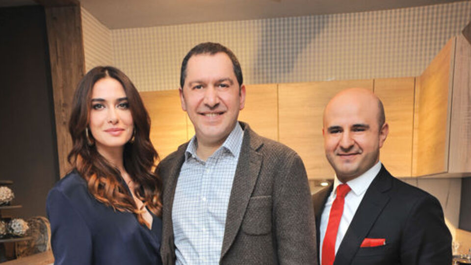 Aşıklar açılışa katıldı