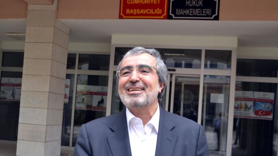 Jet Fadıl'ın ağzı kulaklarında!