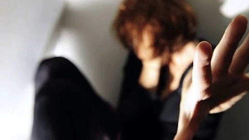 Buca'da nişanlısının gözü önünde 3 kişi tecavüz etti