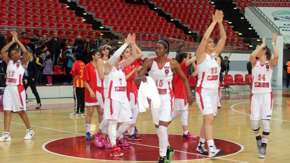 AGÜ'den Fener'e geçit yok