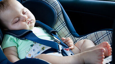 Bebeğinizi araba koltuğunda uyutmayın!