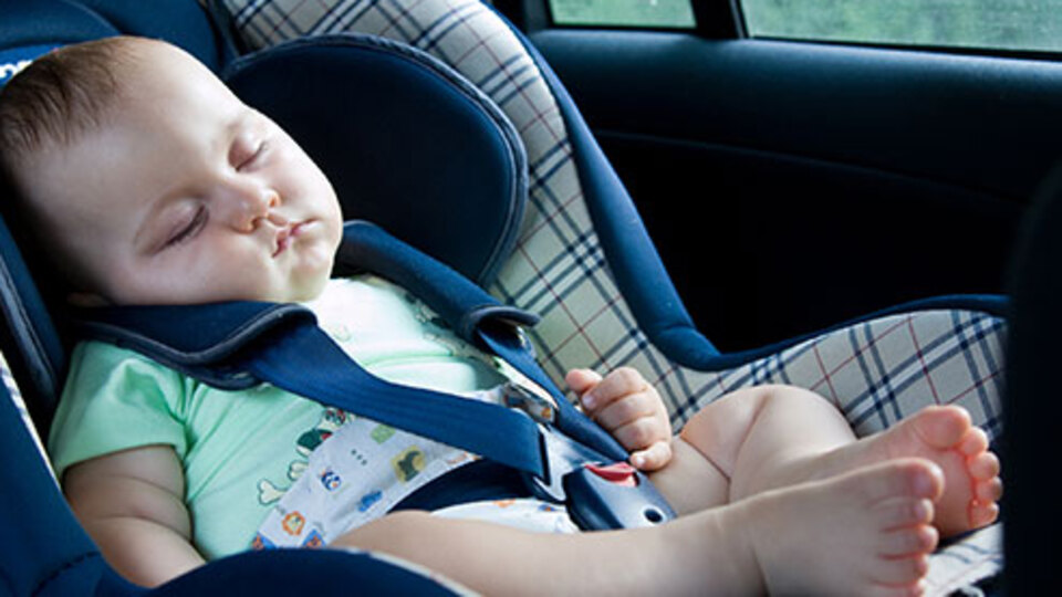 Bebeğinizi araba koltuğunda uyutmayın!