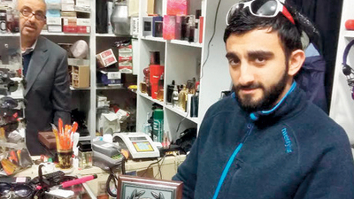 Unutulan eşyalar arasından Kemal Derviş'in plaketi çıktı