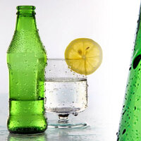 Maden suyunu bardakta içmeyin!