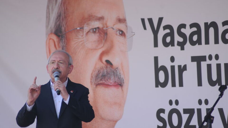 "At çiftliğine para var da..."