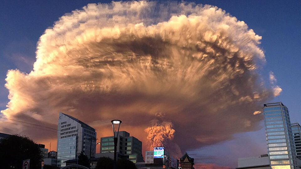 Bir kasaba küller altında kaldı