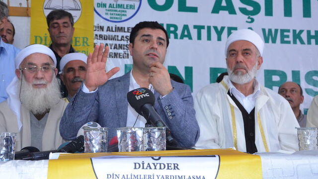 "Kürt yok diyecek cesaret edemiyor"