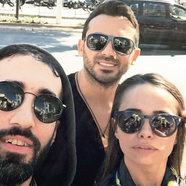Genç çift dünya turuna çıktı