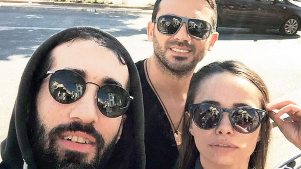 Genç çift dünya turuna çıktı