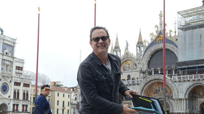 Şimdi de o geliyor!