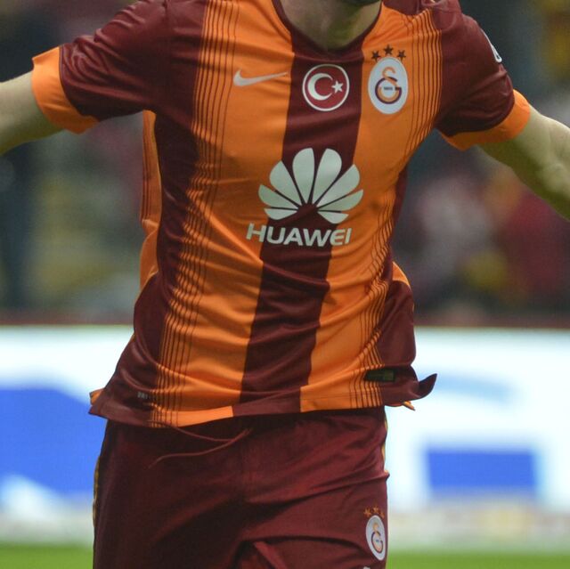 Galatasaray'da flaş gelişme! Yıldız futbolcu satıldı