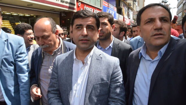 "Siz kendi kralınıza tansiyon hapı ayarlayın"
