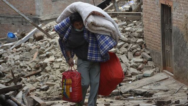 Nepal'de ölü sayısı 6 bine yaklaştı
