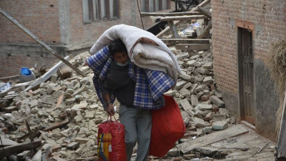 Nepal'de ölü sayısı 6 bine yaklaştı