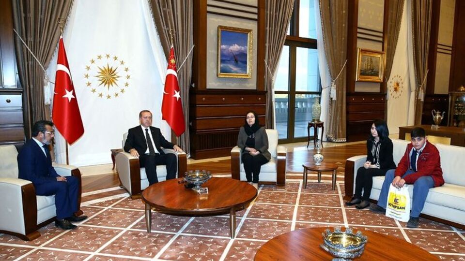 Cumhurbaşkanı Erdoğan, Özgecan Aslan'ın ailesi ile görüştü