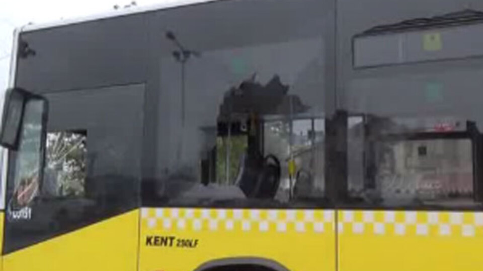 İETT otobüsüne taşlı saldırı