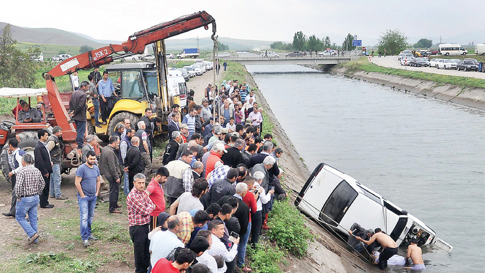 Aynı su kanalına ikinci kez uçtu, bu kez kurtulamadı
