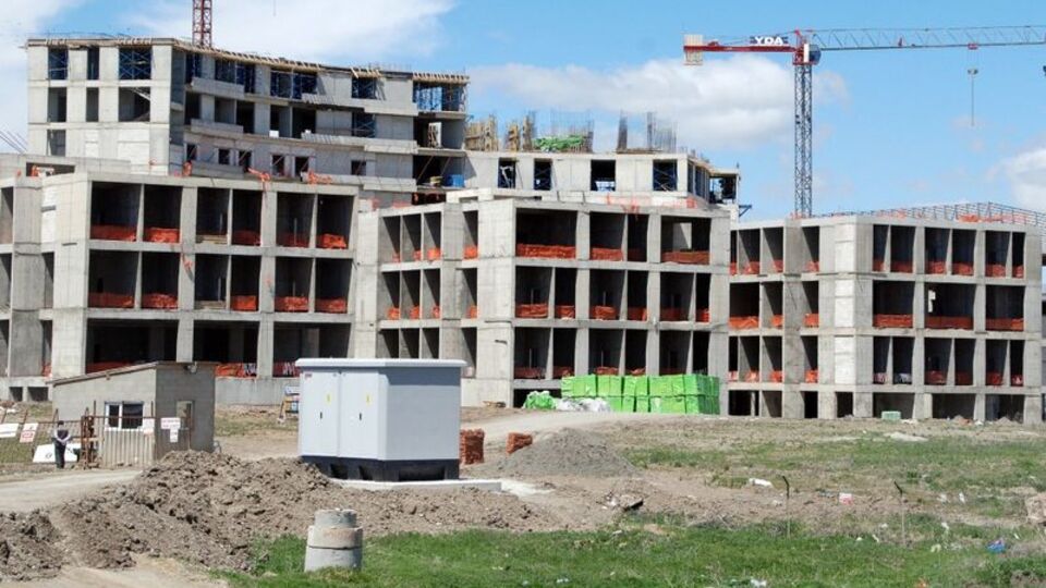Ağrı'da 8. kattan düşen işçi hayatını kaybetti