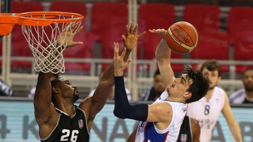 Efes uzatmada galip!