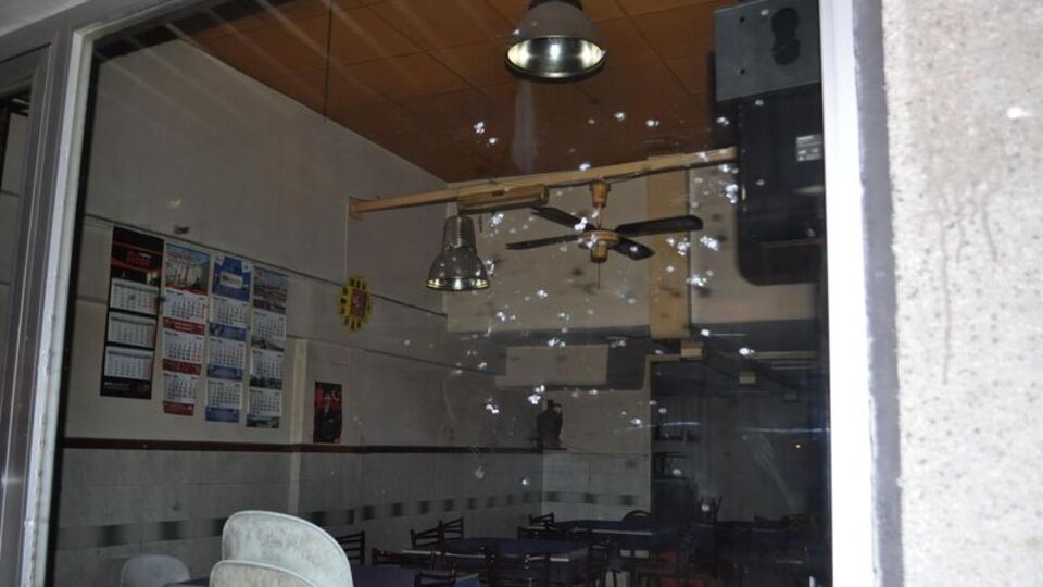 İzmir'de ev ve kahveye silahlı saldırı 1 ölü, 12 yaralı