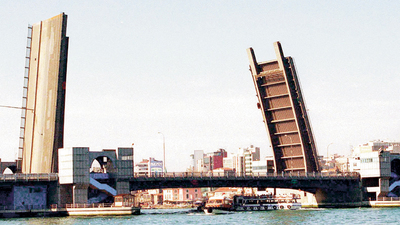 Bu gece iki köprü kapalı