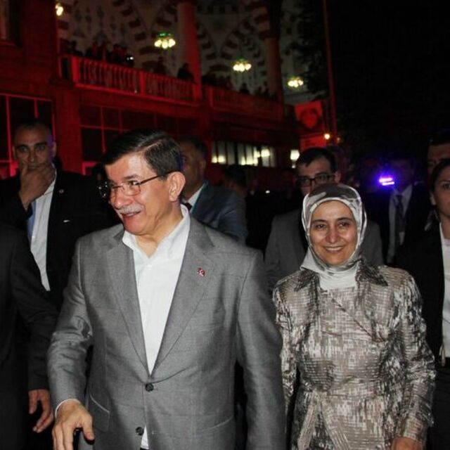Davutoğlu, MHP bürosunu ziyaret etti