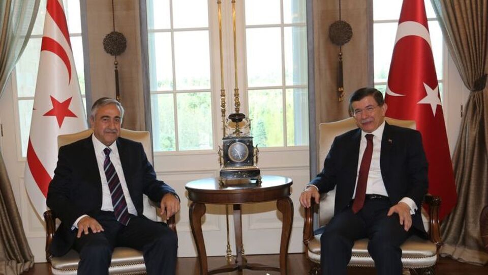Davutoğlu, KKTC Cumhurbaşkanı Akıncı ile bir araya geldi