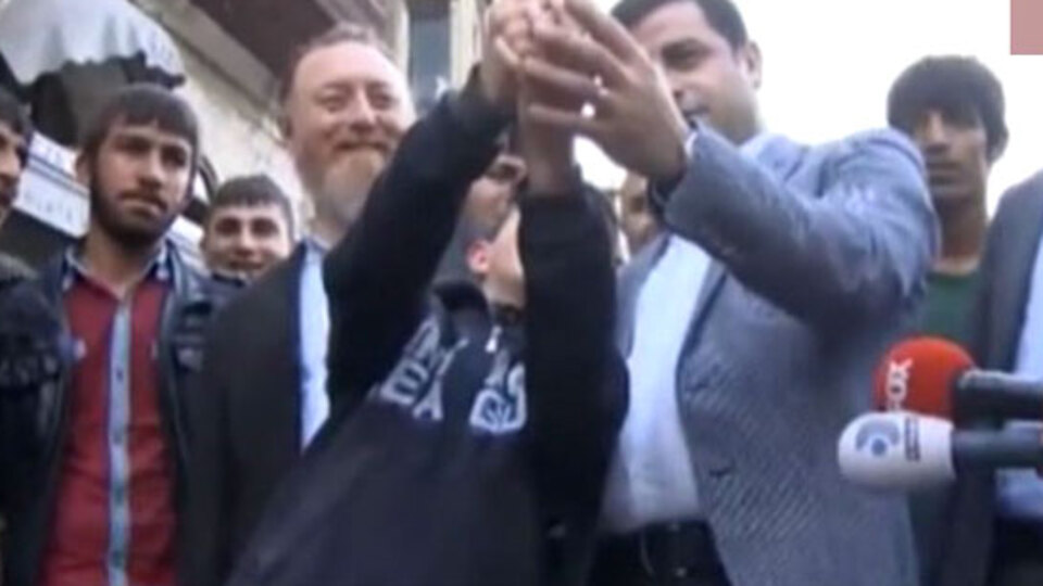 Demirtaş ile çocuk hayranı arasında ilginç diyalog!