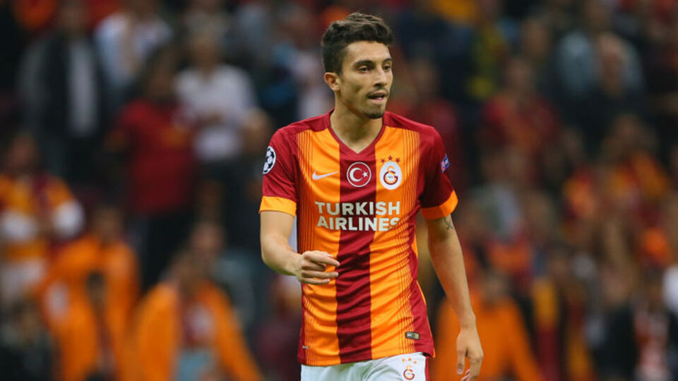 Alex Telles korkutuyor!