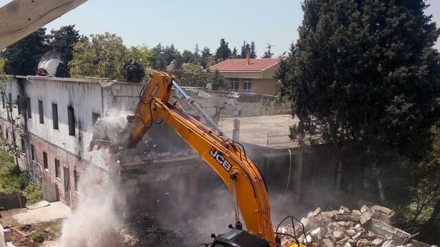 Tuzla'daki Ermeni Yetimhanesi yıkılıyor