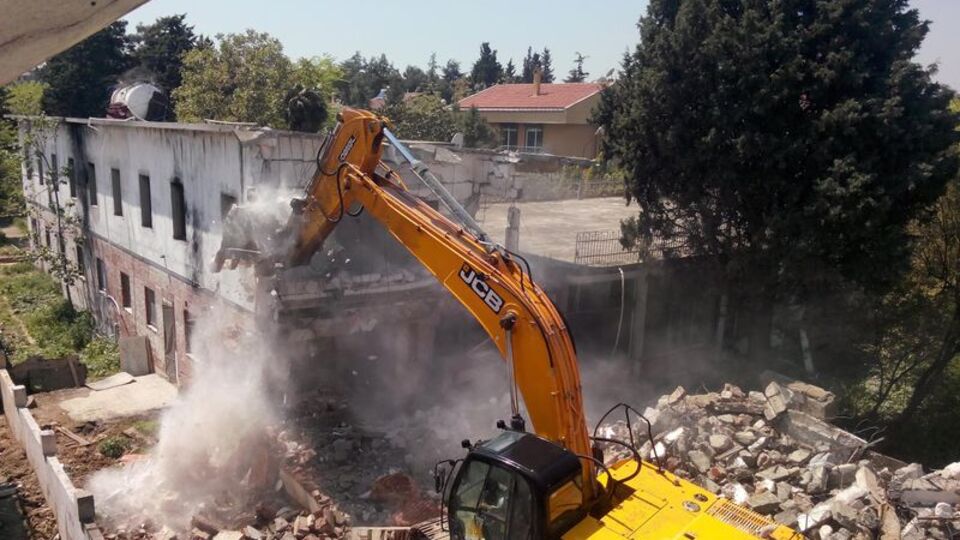 Tuzla'daki Ermeni Yetimhanesi yıkılıyor