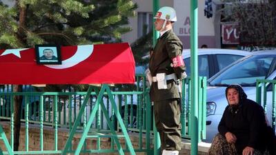 Trafik kazasında şehit olan asker, toprağa verildi