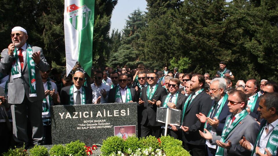 Bursaspor'un efsane başkanı anıldı