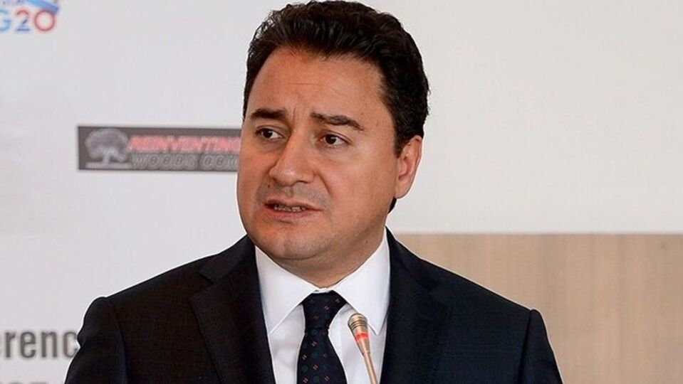 Babacan: Los Angeles'da her şey dökülüyor