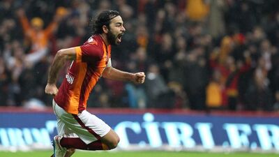 Selçuk kulüp tarihine geçti