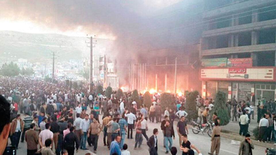 İran'da Ferinaz isyanı!