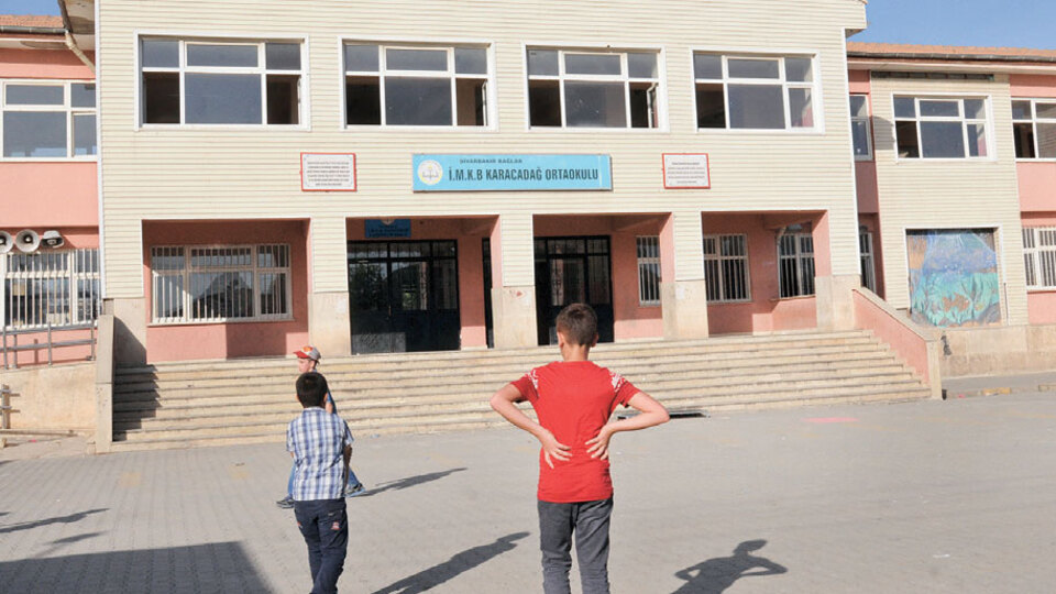 Okulda örgüt skandalı