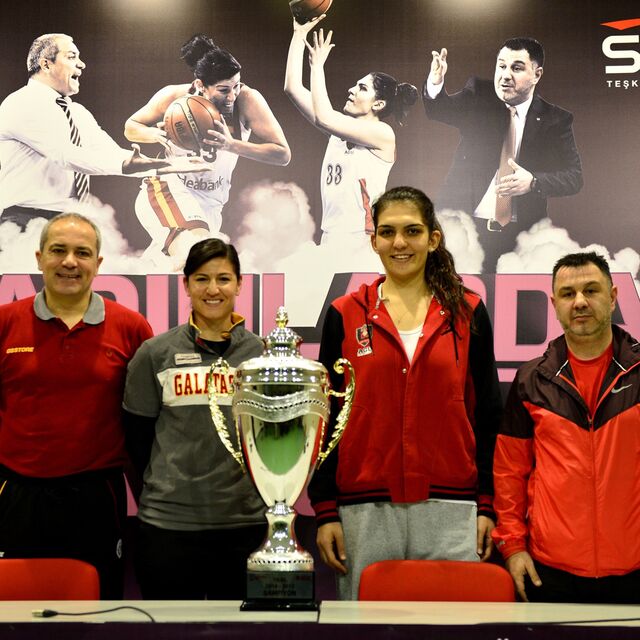 Şampiyon Galatasaray Odeabank medyayla buluştu