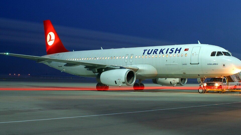 THY uçağı acil iniş yaptı