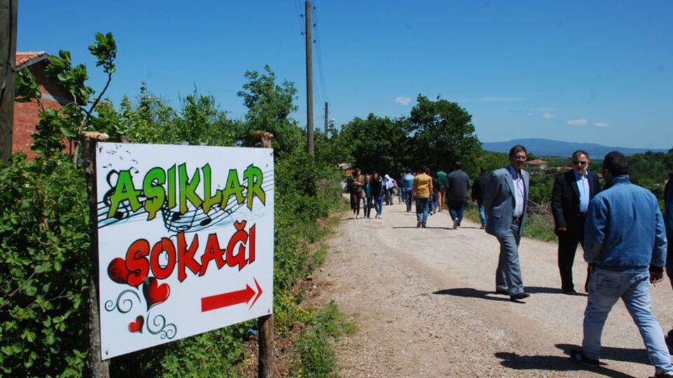 Eş arayanlar bu sokakta buluştu