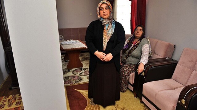 Evinin kolonundan "elektrik direği" çıktı