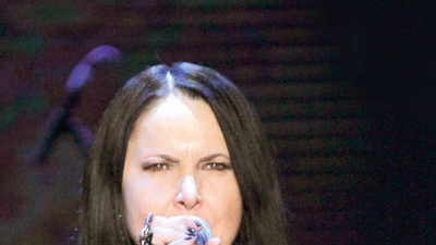 Şebnem'e 10.000 kişilik dev kadro