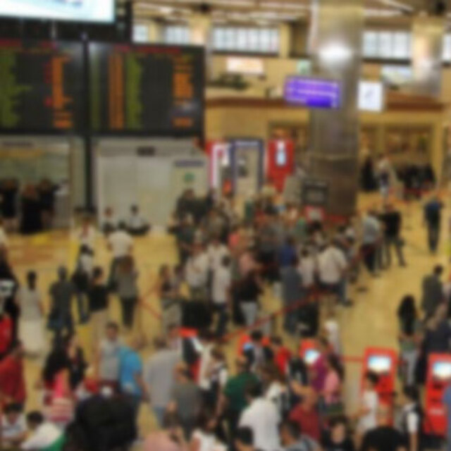 3 saat 25 dakikalık rötar yolcuları perişan etti
