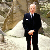 Koca 'Evren'de tek başına...