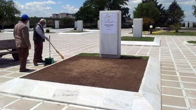 Kenan Evren'in mezarı görüntülendi