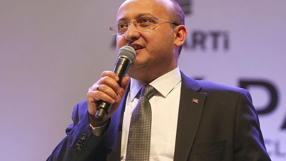 Yalçın Akdoğan'dan HDP'ye: Barajı geçmesi demokrasi için tehlike