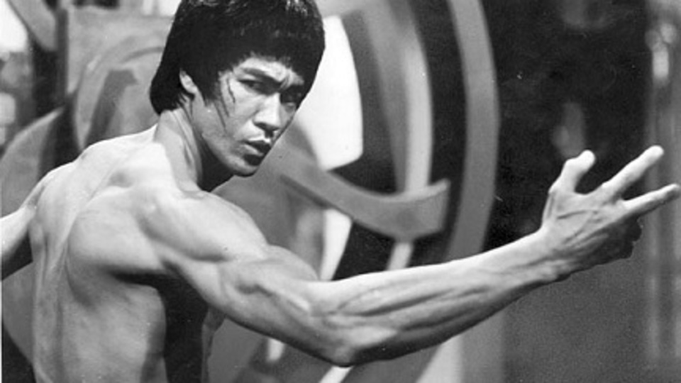 23 bin kadına Bruce Lee taktiği